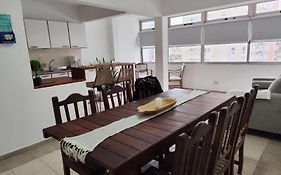 Departamento sobre la costanera